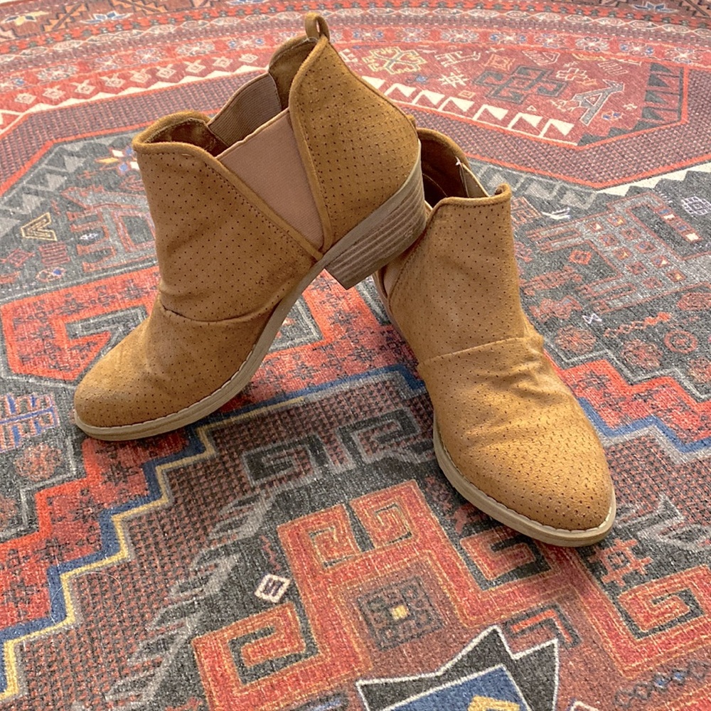 Report brand - cogniac brown - sz 7 - good condition